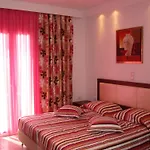 Aparthotel Elena & 3*