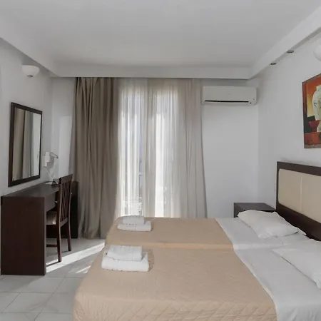 Elena & 3*