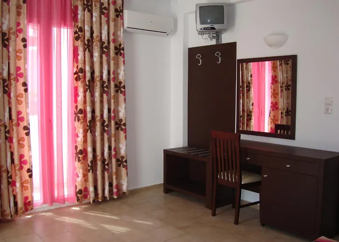 Elena & Aparthotel 3*