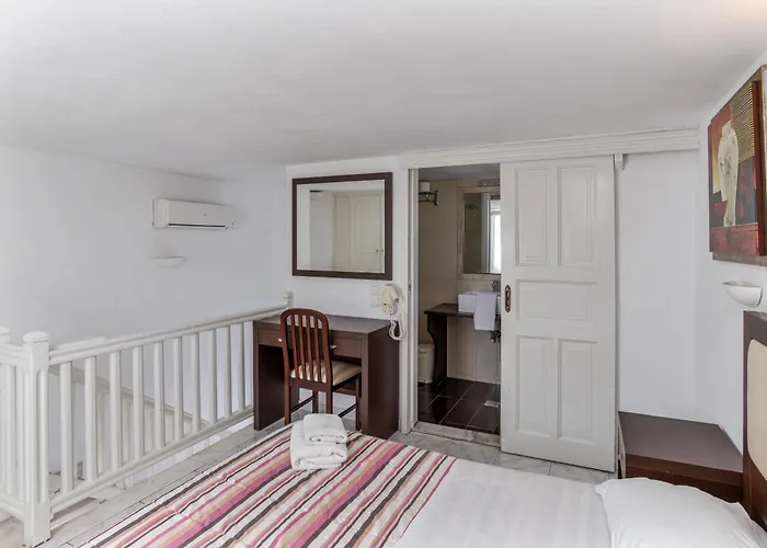 Elena & Ornos (Mykonos)