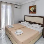 Aparthotel Elena &