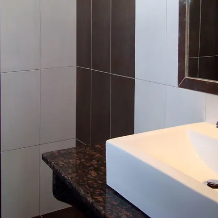 Elena & Apartmanhotel Ornósz