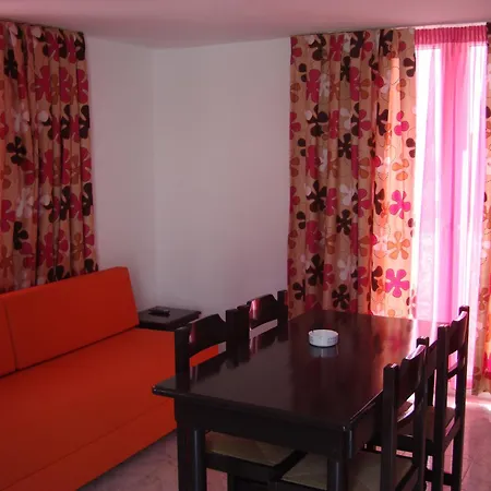 Elena & Apartmanhotel Ornósz