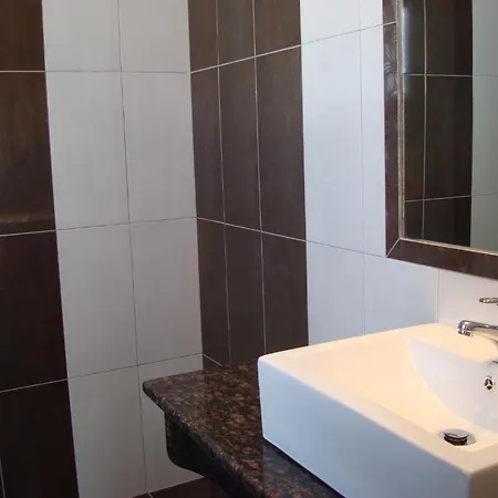 Elena & Apartmanhotel 3*