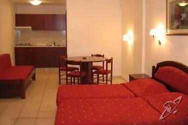 Elena & Apartmanhotel 3*