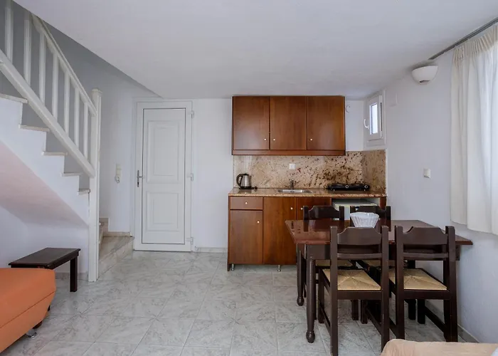 Apart-hotel Elena & 3*