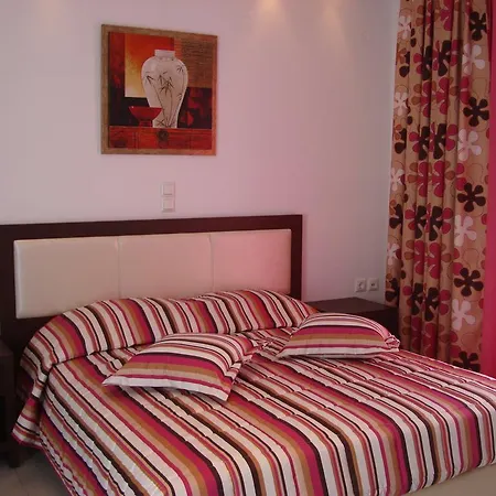 Aparthotel Elena &