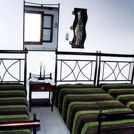 艾琳娜一室公寓及套房酒店 3* 奥诺斯