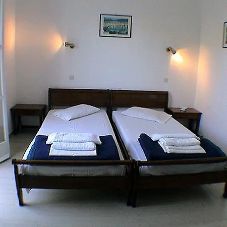 Aparthotel Elena &